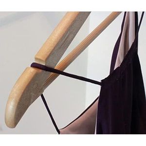 Abrigo de alta resistencia, traje de pantalón, colgador de madera, barra de pantalón con forma de arco, acabado de madera, colgador de ropa, muesca de hombro para vestidos de tiras - Product Image 3