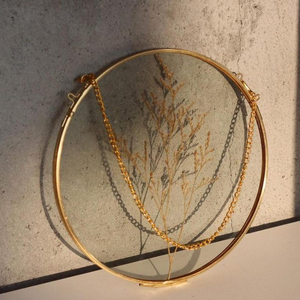 Cadre photo mural décoratif en verre transparent de forme ronde avec chaîne dorée, idéal pour la maison et le bureau, pour fleurs pressées – Meilleure vente - Product Image 1