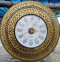 Jam Dinding Kayu Buatan Tangan Desain Art Deco Gerakan Quartz Jam Dinding Dekoratif Senyap untuk Ruang Tamu