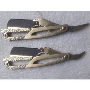 Rasoir de Barbier Professionnel en Acier Inoxydable, Fait Main, à Lame Droite, Personnalisé, avec Manche en Corne de Bœuf pour Barbier - Product Image 3