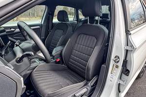 Volkswagen Jetta <span class=keywords><strong>Sport</strong></span> <span class=keywords><strong>2023</strong></span> Usado en Buen Estado, Transmisión Manual de 6 Velocidades, Paquete de Asistencia al Conductor y Comodidades, Varias Modificaciones - Product Image 2