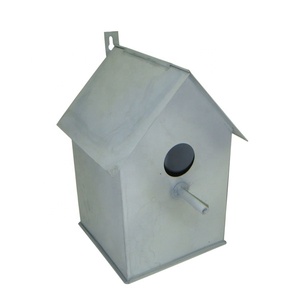 Alimentador de hierro para aves, productos para mascotas con forma de cabaña colgante en la pared, color blanco lavado, estilo americano, por cuencos y alimentadores a granel - Product Image 2