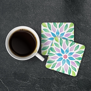 Sous-verres carrés en MDF style aquarelle peints à la main, motif floral, diamètre 9 cm, épaisseur 5 mm, de REHMAN CRAFT - Product Image 6