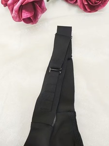 Soutien-gorge de yoga à bretelles réglables |   Haut de sport respirant avec empiècements en mesh |   Vêtements de sport sans fil à compression pour femmes - Product Image 5