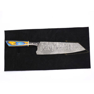 Couteau de chef Santoku japonais de luxe en acier Damas forgé à la main, nouveau design, lame affûtée de 8 pouces, couteau de cuisine Bunka avec manche en bois et cor. - Product Image 3