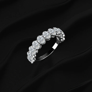 Bague de mariage demi-éternité en or blanc 14 carats avec diamant taille ovale clarté VVS-VS, sertie en panier, bijou de mariée - Product Image 2