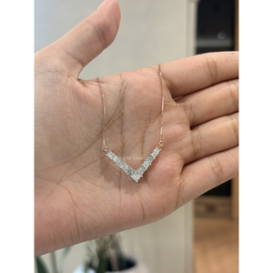 Collier élégant en or massif avec diamant de laboratoire de qualité supérieure, motif en V, 1,88 carat VVS VS EF, bijoux fins pour femmes - Product Image 4