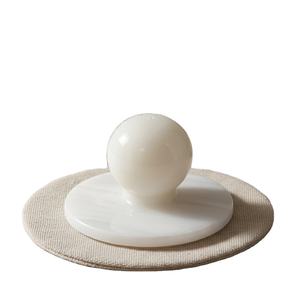 Porte-encens sphérique en marbre blanc naturel, fait à la main, support rond en pierre pour bâtonnets d'encens, design zen minimaliste, marbre massif, arômes - Product Image 1