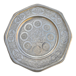 Plateau de service marocain en laiton gravé à la main, design vintage, décoration orientale antique pour la maison, plateau de table avec incrustation argentée à bon prix - Product Image 3