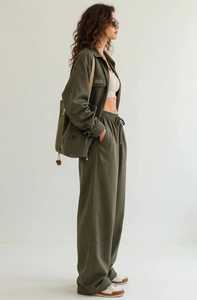 Conjunto Deportivo Casual Ecológico 2 en 1 para Mujer, Color Verde Oliva, Chaqueta Holgada de Manga Larga con Pantalones con Cordón - Product Image 5