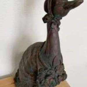 Escultura de Pato de Bronce con Gorro, Adorno Decorativo para Jardín o Patio - Product Image 2