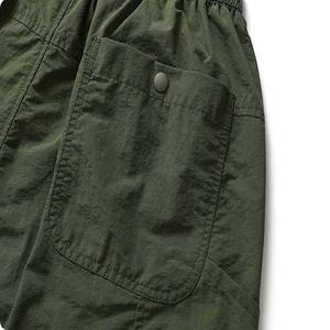 Shorts Bermuda pour homme en tissu Oxford vert uni, séchage rapide, taille élastique, style décontracté avec poches - Product Image 3