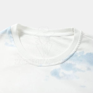 Sudadera de alta calidad con mezcla de algodón básico en un estilo clásico. La tela transpirable proporciona comodidad duradera. - Product Image 3