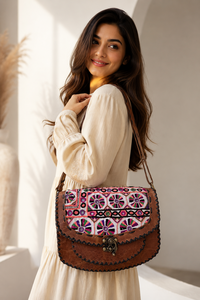 Bolso Bandolera de Cuero Genuino Hecho a Mano Estilo Banjara, Bolso de Mano Elegante Estilo Gitano, Bolso de Diseño Multiusos con Bordado Elegante para Mujer - Product Image 3