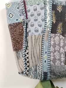 Nouveau matelassé Duffle fourre-tout épaule Patch sac coton empreinte de main Floral sac durable pour Yoga Shopping artiste Boho sac de week-end - Product Image 5