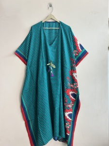 Caftán de Seda Sari Indio Vintage Surtido, Vestido Floral Recto Hecho a Mano Ecológico para Mujer, Maxi de Lujo para Uso Diario - Product Image 4