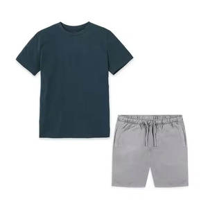 Conjunto de camiseta y pantalones cortos casuales para hombre, tela cómoda y transpirable, perfecto para el verano, uso diario y actividades al aire libre. - Product Image 2