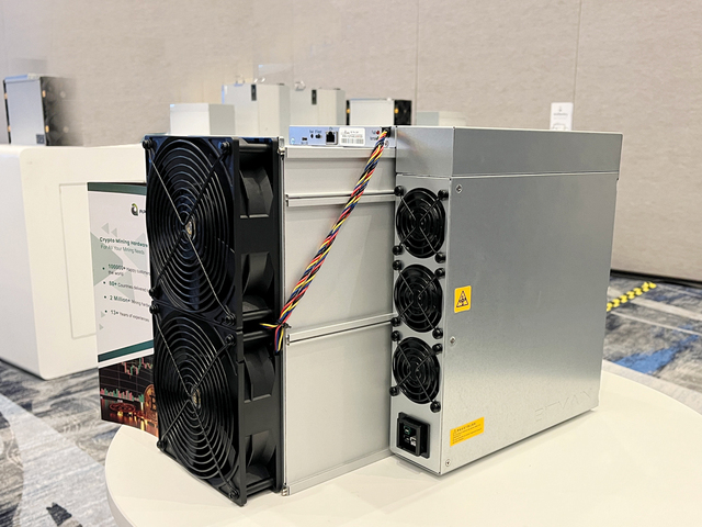 Bitmain Antminer S21 XP 270T Bitcoin Miner New Stock Air Cooling 13.5J/TH Efficiency 3645W High Performance SHA256 BTC Asic