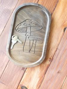 Bandeja Ovalada de Madera de Nogal Grabada con Diseño de Hongo, Rústica, Portátil, de un Solo Compartimento, Organizador de Escritorio, Decoración Natural, para Servir Alimentos - Product Image 4