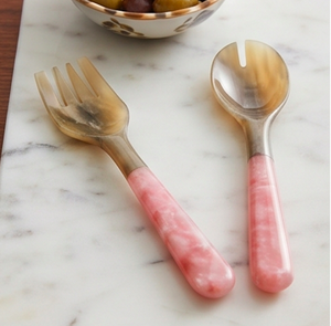 Ensemble de 2 couverts en résine rose simple avec manche en corne, cuillère et fourchette, pour la table, la vaisselle, le service de salade et les mariages - Product Image 4