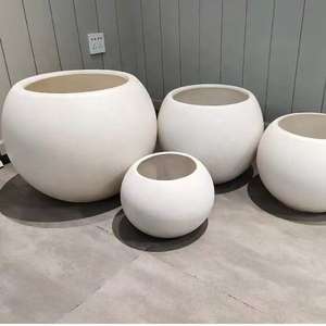 Pots de fleurs sphériques en plastique blanc - Légers, durables, écologiques, en PP avec revêtement en poudre, modernes, pour la maison, le jardin et le sol - Product Image 2
