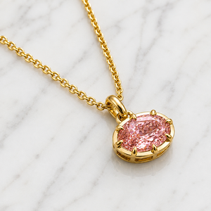 จี้เพชรโมอิสซาไนต์ทรงรีประดับพลอยสีชมพู ตัวเรือนชุบทองคำขาว 14K ประดับเพชรเต็มตัว - Product Image 1