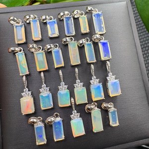 Colgante Rectangular de Ópalo Natural en Plata 925 - Joyería Artesanal con Piedras Preciosas, Colgante de Ópalo Etíope en Plata - Product Image 1