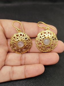 ต่างหูแบบห้อยประดับพลอยทองเหลืองส่งออกทำมือชุบทองด้วยเม็ดสีโรสควอทซ์ - Product Image 4