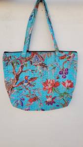 Sacs à bandoulière faits main avec des broderies Kantha, design indien, sacs en tissu Kantha faits à la main, sacs Kantha anciens. - Product Image 2