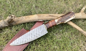 Couteau de chasse artisanal en acier Damas, lame fixe, pour camping et survie en extérieur, avec bord droit, étui en cuir et manche en corne, OEM - Product Image 2