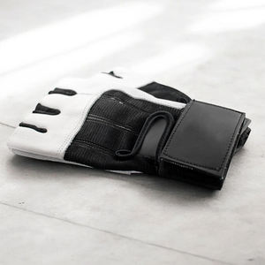 ถุงมือออกกำลังกายหนังแท้ปักโลโก้ได้ สำหรับการฝึกฟิตเนสกลางแจ้ง ถุงมือยกน้ำหนักอเนกประสงค์ พร้อมสายรัดข้อมือสำหรับเล่นกีฬา - Product Image 6