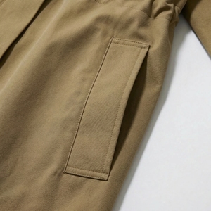 Abrigo largo con capucha color caqui |   Chaqueta Impermeable Tipo Trench con Botones |   Impermeable Extra Grande Estilo Urbano |   Fabricante OEM Personalizado - Product Image 4