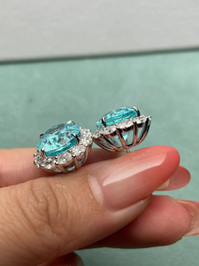Pendientes de Diamantes Azules de Corte Ovalado en Oro Blanco para Mujer, con Diamantes Laterales de Color D, Certificados por IGI, Joyería de Lujo para Bodas - Product Image 2