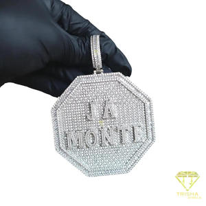 Colgante de Diamante Cultivado en Laboratorio de Lujo, Forma Hexagonal con Inicial, Superficie Brillante, Acabado en Tono Dorado, Personalizado - Product Image 3