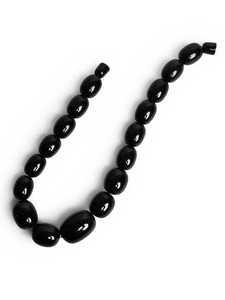 Collar de Cuentas Ovaladas de Resina Negra, Joyería Hecha a Mano para Mujeres y Niñas - Product Image 2