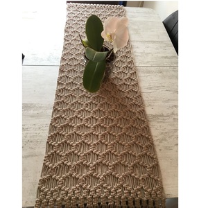 Chemin de table en macramé de style bohème fabriqué en Inde pour les acheteurs en gros, décoration de salle à manger, style de fête et événements spéciaux - Product Image 1
