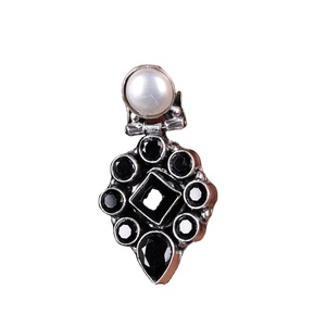 Pendientes Colgantes de Perlas Oxidadas al por Mayor para Amantes de la Joyería |   Joyería Étnica Hecha a Mano con Baño de Plata Antigua |   Pendientes Boho de Moda al por Mayor - Product Image 1