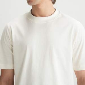 Camiseta Esencial para Hombre con Cuello Redondo, Personalizable, 180g, Algodón, Hombros Caídos - Product Image 2