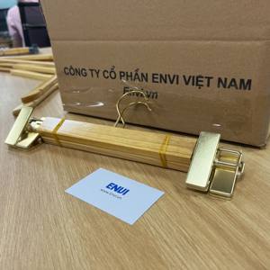 Cintres en bois de haute qualité pour pantalons et robes avec pinces métalliques en acier inoxydable, durables et antidérapants, vente en gros - Product Image 6