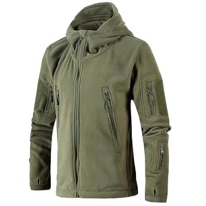 Chaqueta polar con capucha y múltiples bolsillos personalizada para hombre, gris, verde oliva, negro, con parche táctico en el brazo, cierre completo, abrigo cálido para exteriores - Product Image 1