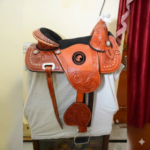 Selle Western pour Cheval Plaquée Argent Tendance, Siège en Cuir Suédé de Qualité avec Gravures Sculptées à la Main, Idéale pour l'Équitation - Product Image 1