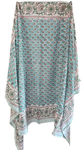 Pareo Sarong Floral Ecológico 100% Algodón con Estampado Tradicional Indio Hecho a Mano, Unisex, para Playa, Tamaño 44x72 Pulgadas - Product Image 4