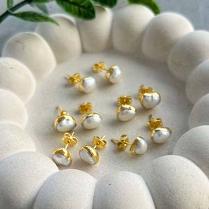 Pendientes de Perlas Naturales de Agua Dulce, Chapados en Oro de 18K, Pendientes Minimalistas de Perlas para Mujer, Joyería Clásica - Product Image 1
