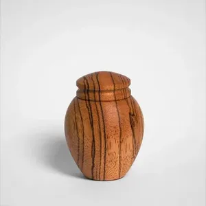 Urna Funeraria de Madera de Lujo, Porta Recuerdos Conmemorativo, Diseñada con Construcción Duradera y Detalles Superficiales Finos - Product Image 5