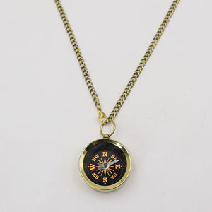 สร้อยคอทองเหลืองทำมือรูปเข็มทิศ น้ำหนักเบา กันกระแทก พร้อมกล่องไม้ขนาดพกพา เหมาะสำหรับกิจกรรมกลางแจ้งและแคมป์ปิ้ง - Product Image 3
