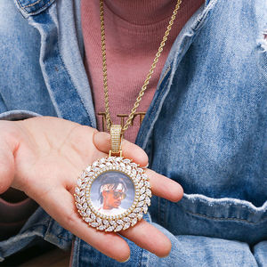 Colgante Unisex Estilo Hip Hop con Foto Personalizada, Bañado en Oro, Plata de Ley 92.5%, Moissanita, Diseño de Rayos de Sol, Borde Marquise - Product Image 3