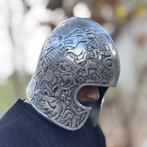 Casco Barbuta Plateado con Relieve 3D Completo - Armadura Medieval de Caballero Antigua, Fundición de Acero Suave de 18g - Product Image 2
