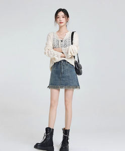 Faldas Vaqueras en Tonos Claros con Detalle Moderno en el Dobladillo, Transpirables, Cómodas, Versátiles, Esenciales para el Armario, Cintura Ajustada para Otoño - Product Image 3