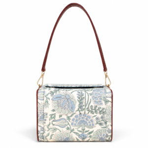 Bolso de hombro con estampado botánico rojo, correa marrón desmontable y solapa para mujer - Product Image 1