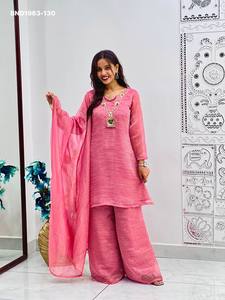 Ensemble haut-pantalon-dupatta en soie Salsa Crush de créateur, avec broderie, perles faites à la main et travail Latkan. Fournisseur et exportateur mondial. - Product Image 3